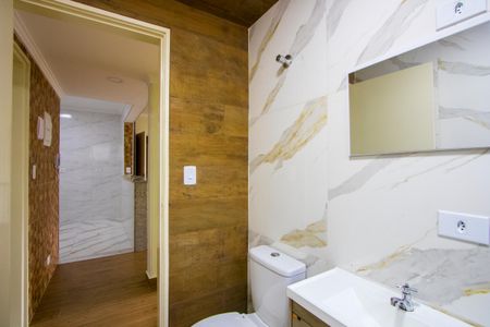 Apartamento para alugar com 72m², 2 quartos e 1 vaga Apartamento para alugar com 72m², 2 quartos e 1 vagaBanheiro social