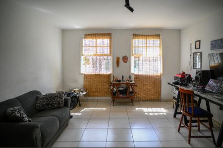 Casa para alugar com 125m², 3 quartos e 2 vagasSala
