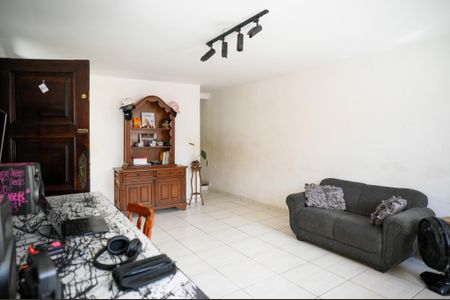 Casa para alugar com 125m², 3 quartos e 2 vagasSala