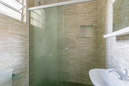 Casa à venda com 130m², 4 quartos e 2 vagas Casa à venda com 130m², 4 quartos e 2 vagasBanheiro