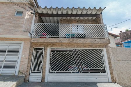 Casa à venda com 130m², 4 quartos e 2 vagas Casa à venda com 130m², 4 quartos e 2 vagasFachada