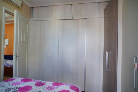 Quarto  de apartamento à venda com 1 quarto, 56m² em Floresta, Porto Alegre