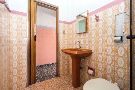 Casa à venda com 70m², 1 quarto e 3 vagasBanheiro