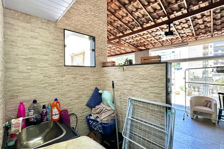 Casa à venda com 120m², 2 quartos e 1 vaga