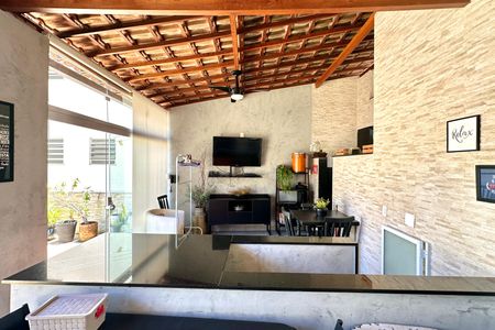 Casa à venda com 120m², 2 quartos e 1 vaga