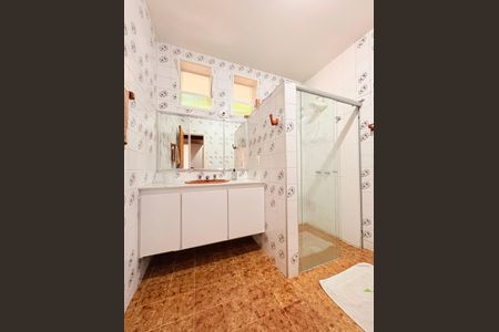 Casa à venda com 320m², 4 quartos e 2 vagasBanheiro Social