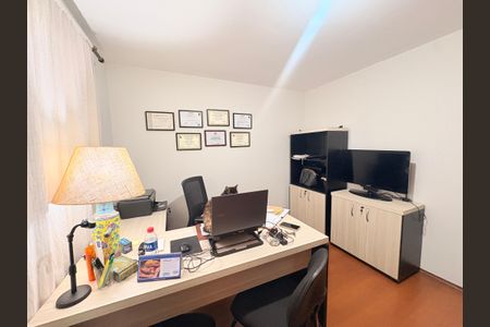 Casa à venda com 320m², 4 quartos e 2 vagasQuarto 1/Escritório