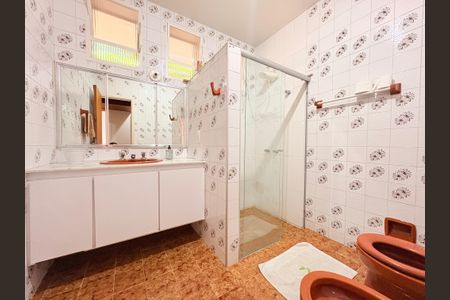 Casa à venda com 320m², 4 quartos e 2 vagasBanheiro Social