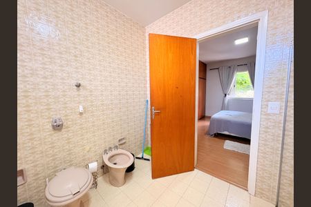 Casa à venda com 320m², 4 quartos e 2 vagasBanheiro da Suíte