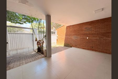 Casa à venda com 320m², 4 quartos e 2 vagasGaragem