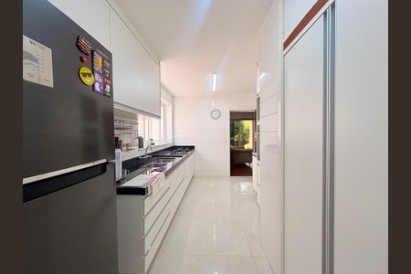 Casa à venda com 320m², 4 quartos e 2 vagasCozinha