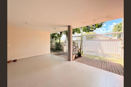 Casa à venda com 320m², 4 quartos e 2 vagasGaragem