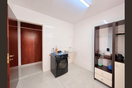 Casa à venda com 320m², 4 quartos e 2 vagasÁrea de Serviço