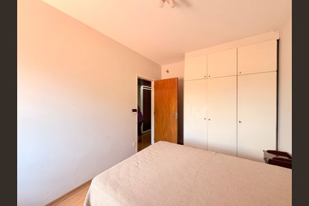 Casa à venda com 320m², 4 quartos e 2 vagasQuarto 3