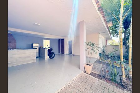Casa à venda com 320m², 4 quartos e 2 vagasGaragem