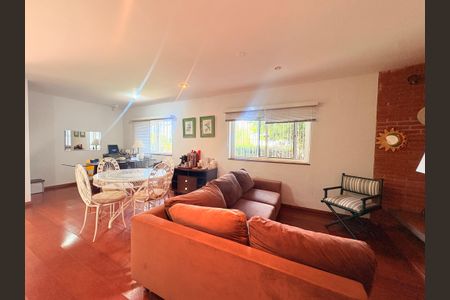 Casa à venda com 320m², 4 quartos e 2 vagasSala