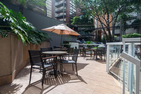 Studio para alugar com 30m², 1 quarto e 1 vaga Studio para alugar com 30m², 1 quarto e 1 vagaÁrea comum - Bar