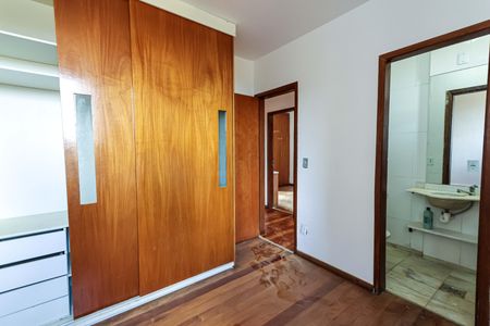 Apartamento para alugar com 210m², 5 quartos e 2 vagasSuíte 1