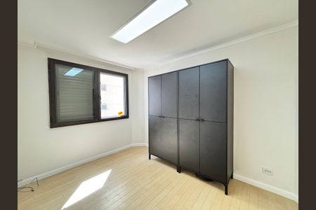Apartamento à venda com 97m², 3 quartos e 2 vagasQuarto 2