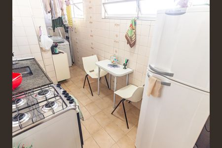 Apartamento à venda com 75m², 2 quartos e 1 vaga Apartamento à venda com 75m², 2 quartos e 1 vagaCozinha e Área de Serviço