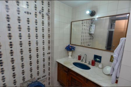 Apartamento à venda com 89m², 2 quartos e 1 vagaBanheiro Social