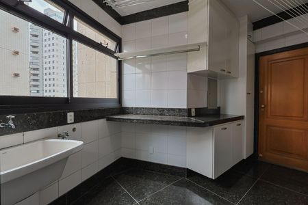 Apartamento à venda com 170m², 4 quartos e 4 vagas Apartamento à venda com 170m², 4 quartos e 4 vagasÁrea de Serviço