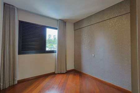 Apartamento à venda com 170m², 4 quartos e 4 vagas Apartamento à venda com 170m², 4 quartos e 4 vagasQuarto 1