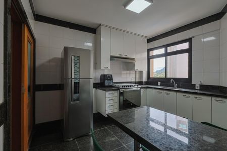 Apartamento à venda com 170m², 4 quartos e 4 vagas Apartamento à venda com 170m², 4 quartos e 4 vagasCozinha