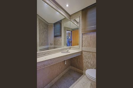 Lavabo de apartamento à venda com 3 quartos, 170m² em Belvedere, Belo Horizonte