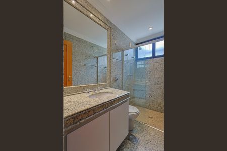 Apartamento à venda com 170m², 4 quartos e 4 vagas Apartamento à venda com 170m², 4 quartos e 4 vagasBanheiro