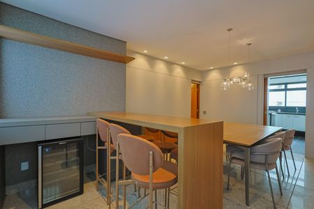 Apartamento à venda com 170m², 4 quartos e 4 vagas Apartamento à venda com 170m², 4 quartos e 4 vagasSala