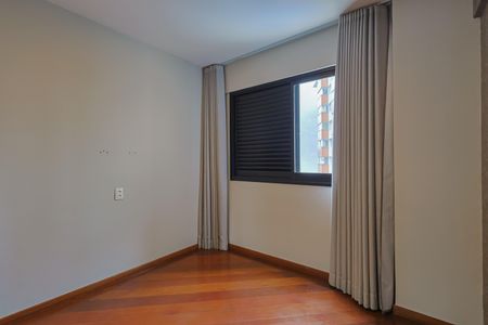 Apartamento à venda com 170m², 4 quartos e 4 vagas Apartamento à venda com 170m², 4 quartos e 4 vagasQuarto 1