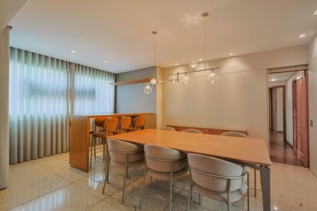 Apartamento à venda com 170m², 4 quartos e 4 vagas Apartamento à venda com 170m², 4 quartos e 4 vagasSala