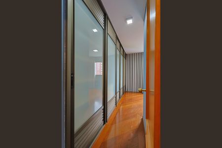 Apartamento à venda com 170m², 4 quartos e 4 vagas Apartamento à venda com 170m², 4 quartos e 4 vagasQuarto 2 - Suíte