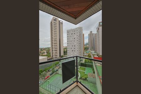 Apartamento à venda com 170m², 4 quartos e 4 vagas Apartamento à venda com 170m², 4 quartos e 4 vagasQuarto 3 - Suíte