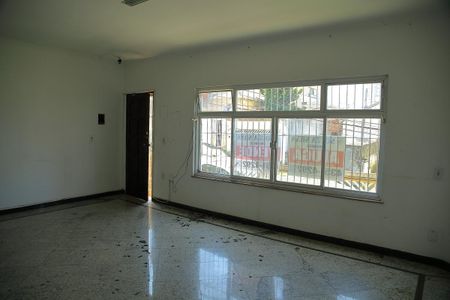 Casa para alugar com 690m², 4 quartos e 2 vagasSala