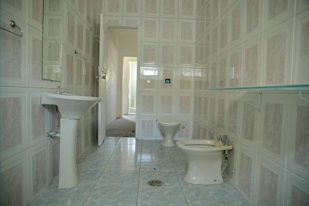 Casa para alugar com 690m², 4 quartos e 2 vagasBanheiro Social 