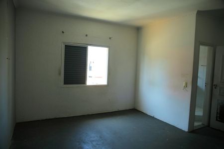 Casa para alugar com 690m², 4 quartos e 2 vagasSuíte 