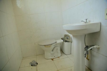 Casa para alugar com 690m², 4 quartos e 2 vagasEdícula( escritório) - Banheiro 