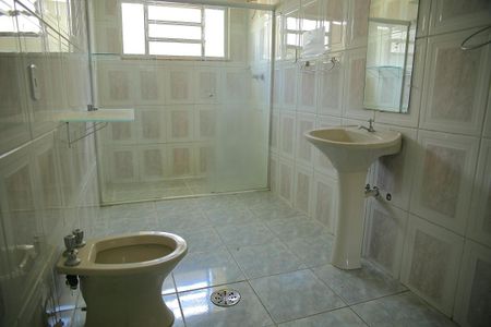 Casa para alugar com 690m², 4 quartos e 2 vagasBanheiro Social 