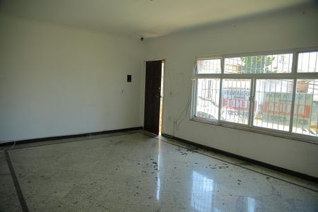 Casa para alugar com 690m², 4 quartos e 2 vagasSala