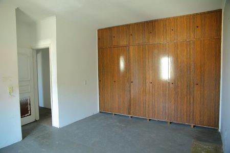 Casa para alugar com 690m², 4 quartos e 2 vagasSuíte 