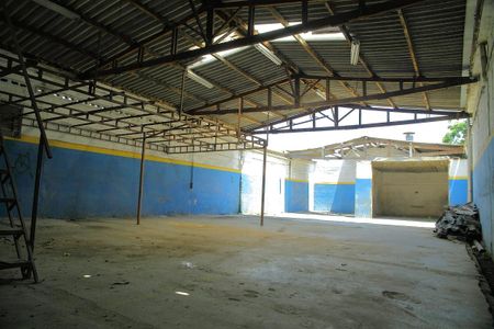 Casa para alugar com 690m², 4 quartos e 2 vagasGalpão/depósito/Garagem 