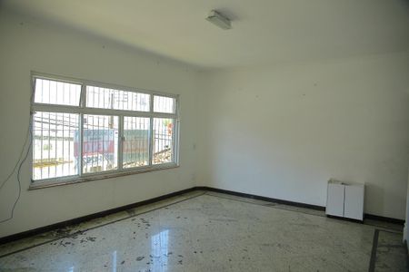 Casa para alugar com 690m², 4 quartos e 2 vagasSala
