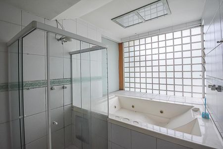 Casa para alugar com 279m², 5 quartos e 2 vagasBanheiro da Suíte