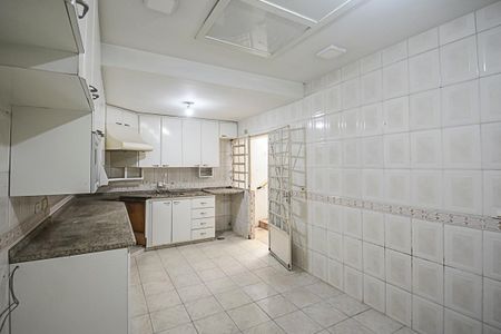 Casa para alugar com 279m², 5 quartos e 2 vagasCozinha