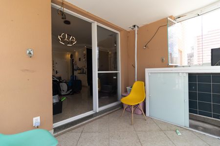 Apartamento à venda com 101m², 3 quartos e 2 vagas Apartamento à venda com 101m², 3 quartos e 2 vagasVaranda da Sala