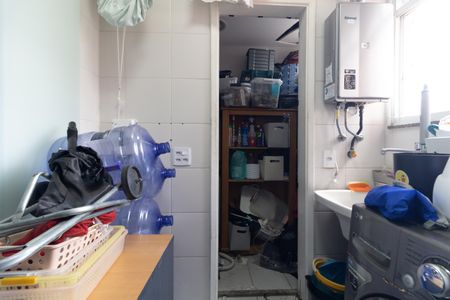 Apartamento à venda com 101m², 3 quartos e 2 vagas Apartamento à venda com 101m², 3 quartos e 2 vagasLavanderia