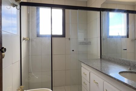Apartamento à venda com 168m², 3 quartos e 2 vagasBanheiro da Suíte 2