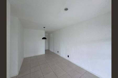 Sala de apartamento para alugar com 3 quartos, 71m² em Barra da Tijuca, Rio de Janeiro